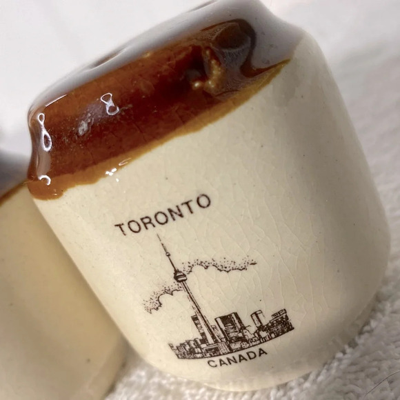 Vintage Ceramic Stoneware Tan Brown Toronto Canada Salt & Pepper Shakers - Picture 2 of 9